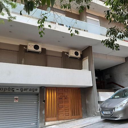 Stylish Modern Studio In The Heart Of Атина Екстериор снимка