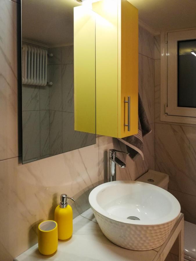Stylish Modern Studio In The Heart Of Атина Екстериор снимка