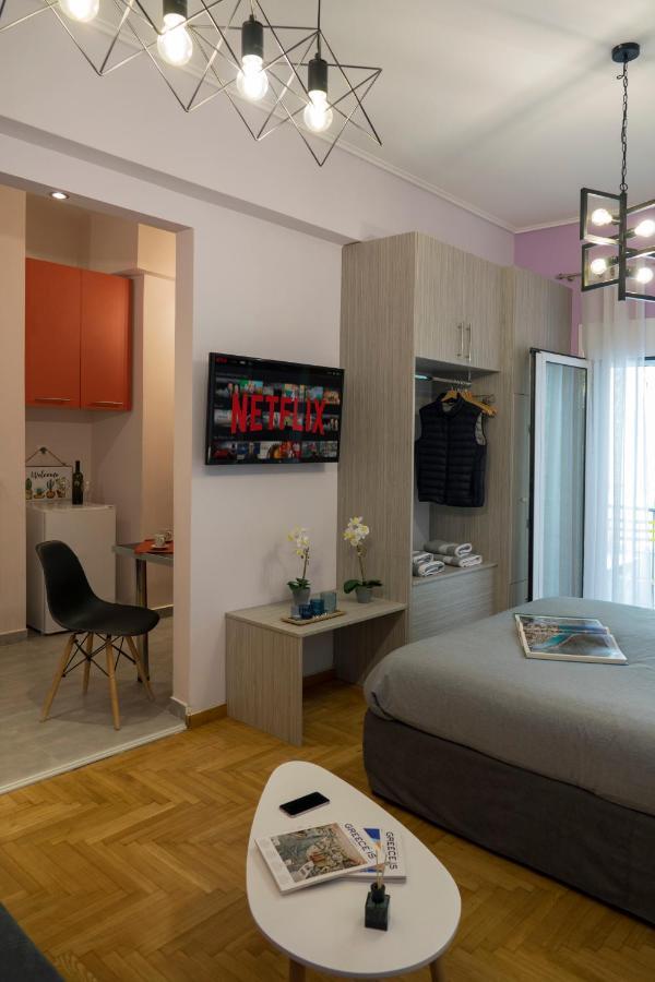 Stylish Modern Studio In The Heart Of Атина Екстериор снимка