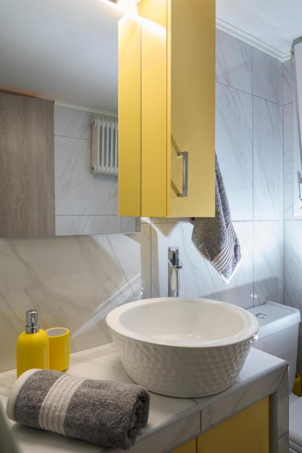 Stylish Modern Studio In The Heart Of Атина Екстериор снимка