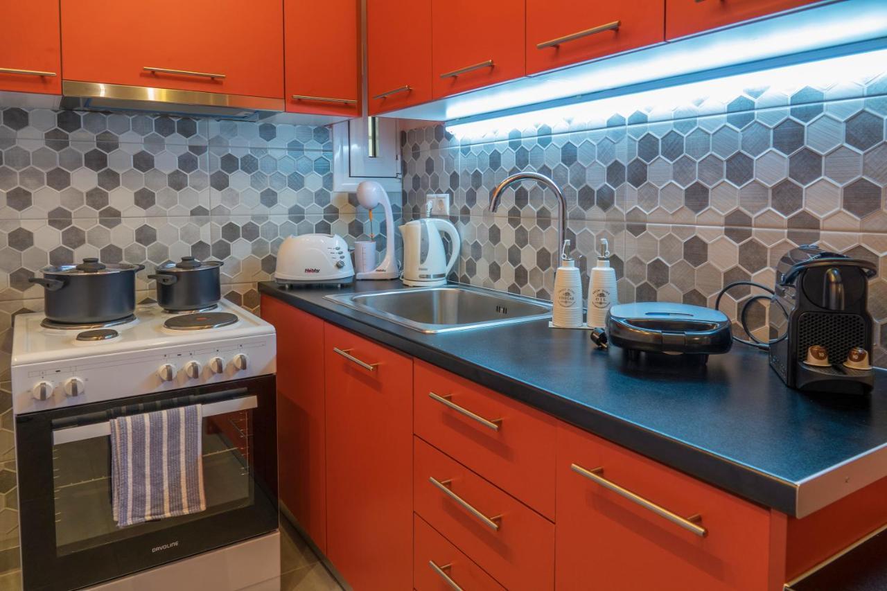 Stylish Modern Studio In The Heart Of Атина Екстериор снимка