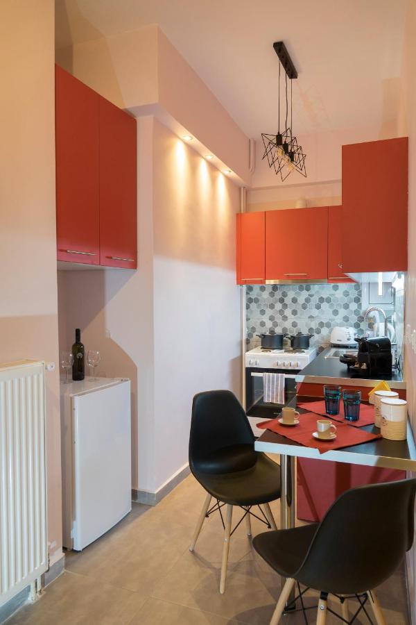 Stylish Modern Studio In The Heart Of Атина Екстериор снимка