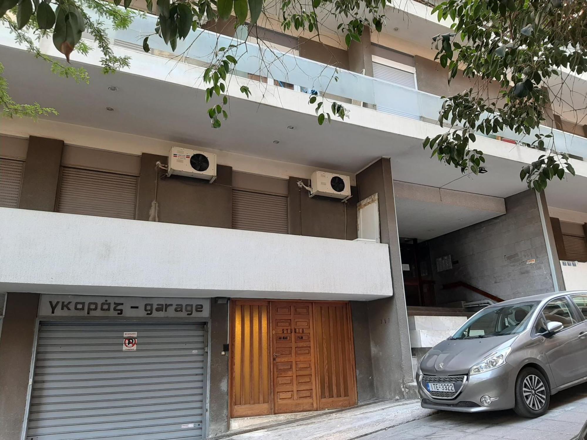 Stylish Modern Studio In The Heart Of Атина Екстериор снимка